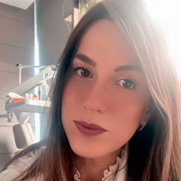 Dra. Esthéfanye Ferreira Mantovani Bastos